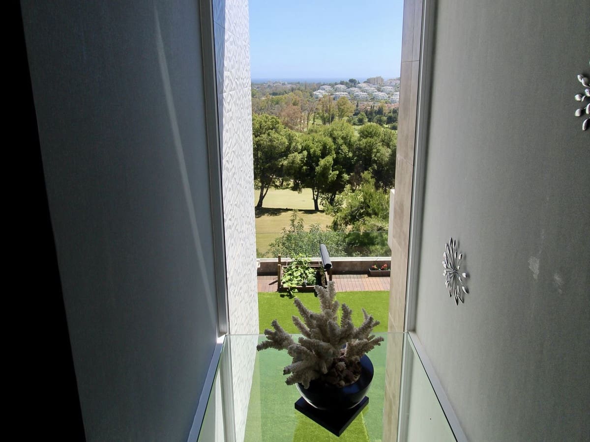 3 bedroom Villa for sale in Benahavis with pool garage - € 1,750,000 (Ref: 9288478)