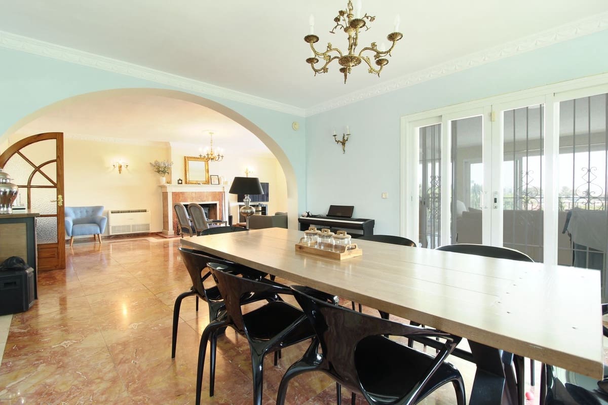 5 soverom Villa til salgs i Guadalmina med svømmebasseng garasje - € 1 595 000 (Ref: 9288479)