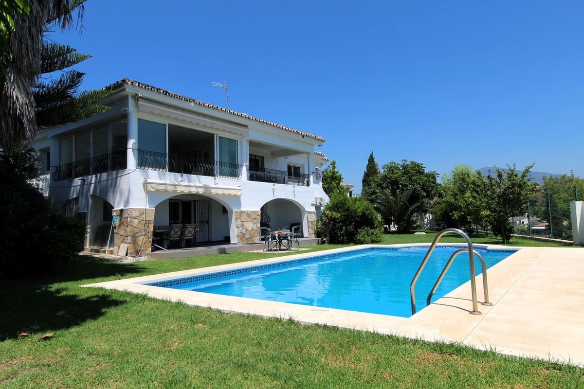 5 soverom Villa til salgs i Guadalmina med svømmebasseng garasje - € 1 595 000 (Ref: 9288479)