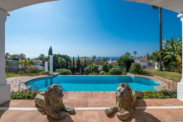 4 soveværelse Villa til salg i Río Real, Marbella med swimmingpool - € 1.990.000 (Ref: 9288482)