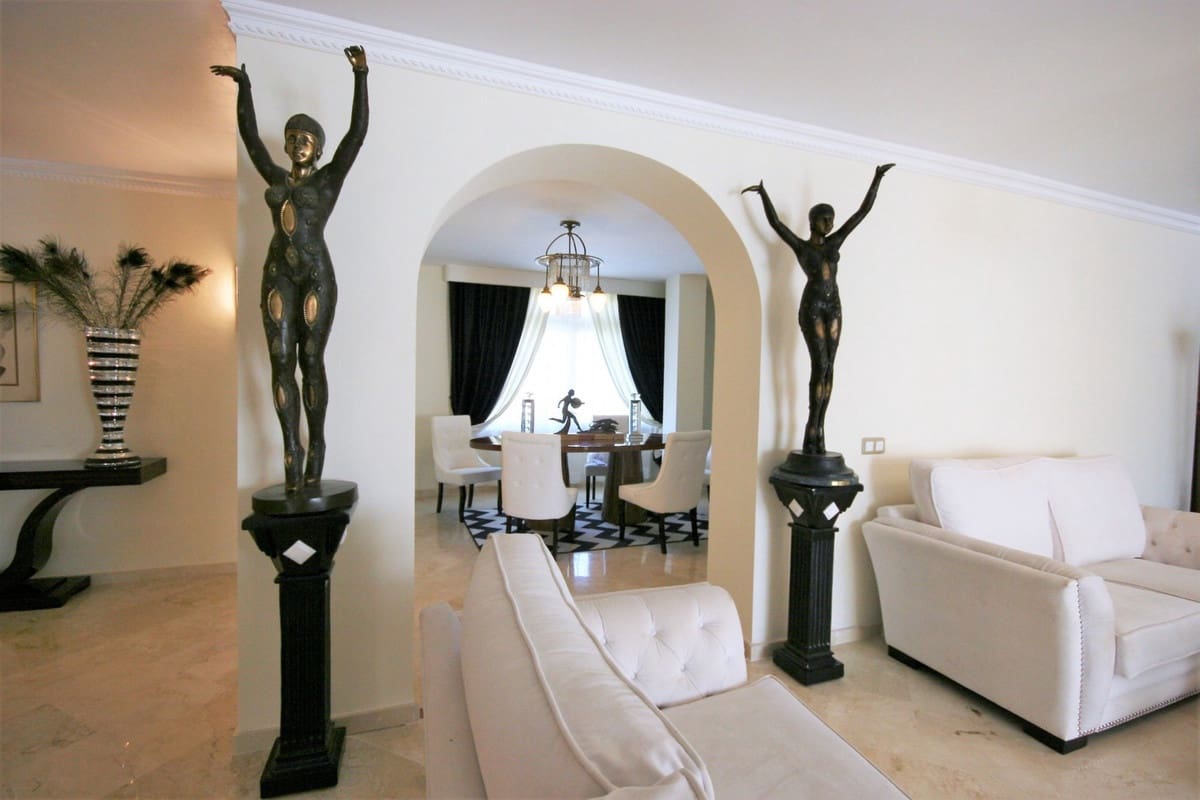 3 quarto Penthouse para venda em Guadalmina com piscina garagem - 680 000 € (Ref: 9288486)