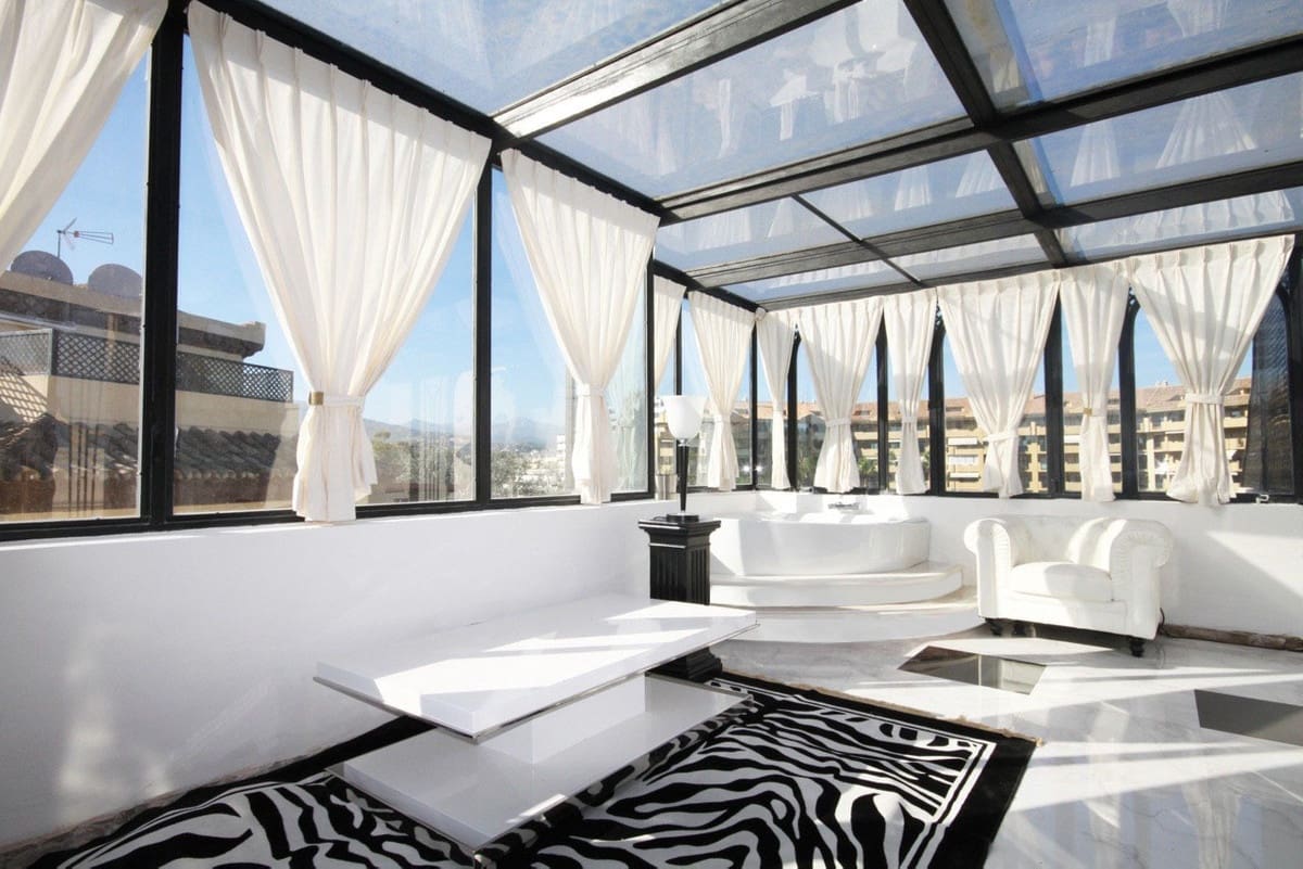 3 quarto Penthouse para venda em Guadalmina com piscina garagem - 680 000 € (Ref: 9288486)