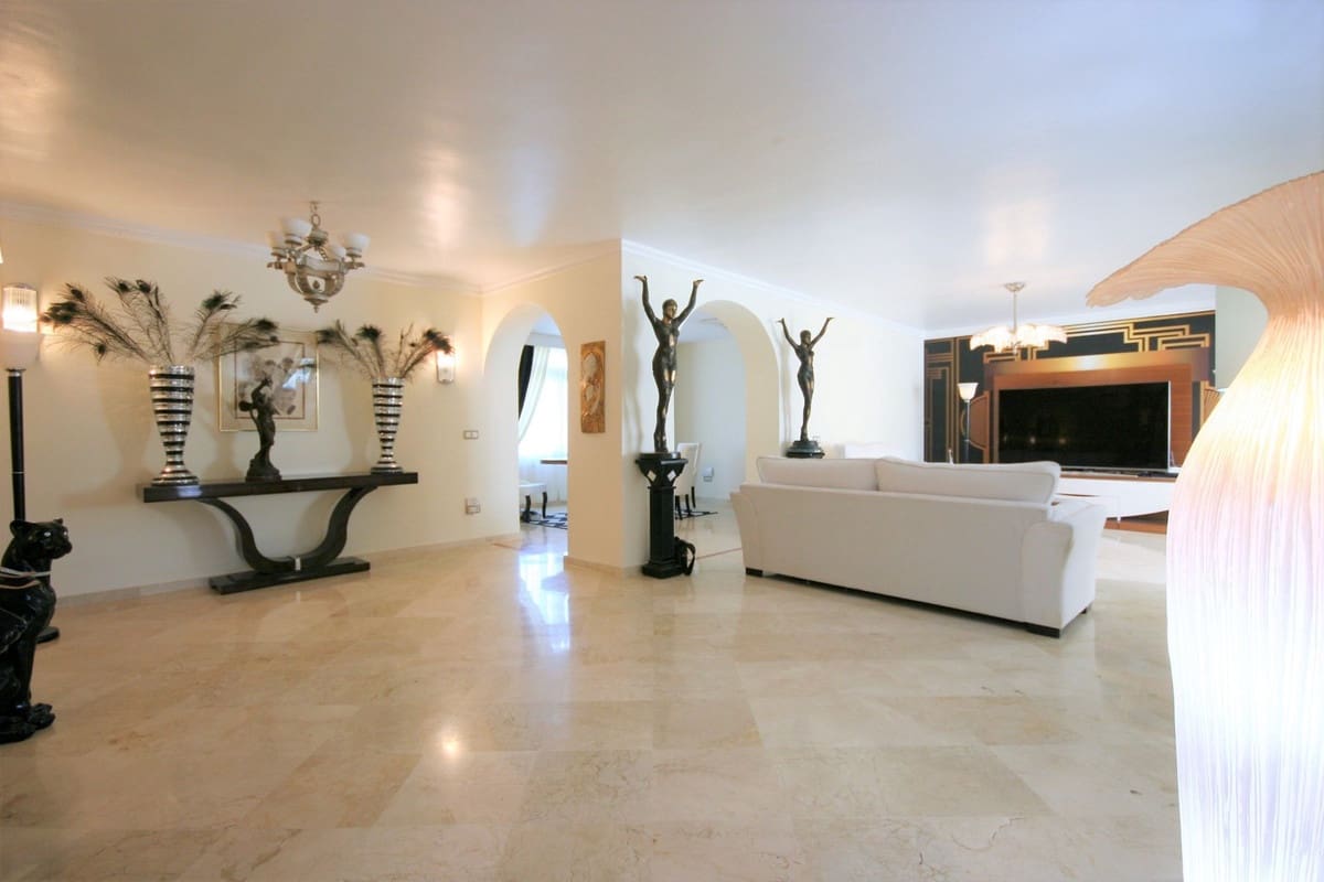 3 slaapkamer Penthouse te koop in Guadalmina met zwembad garage - € 680.000 (Ref: 9288486)