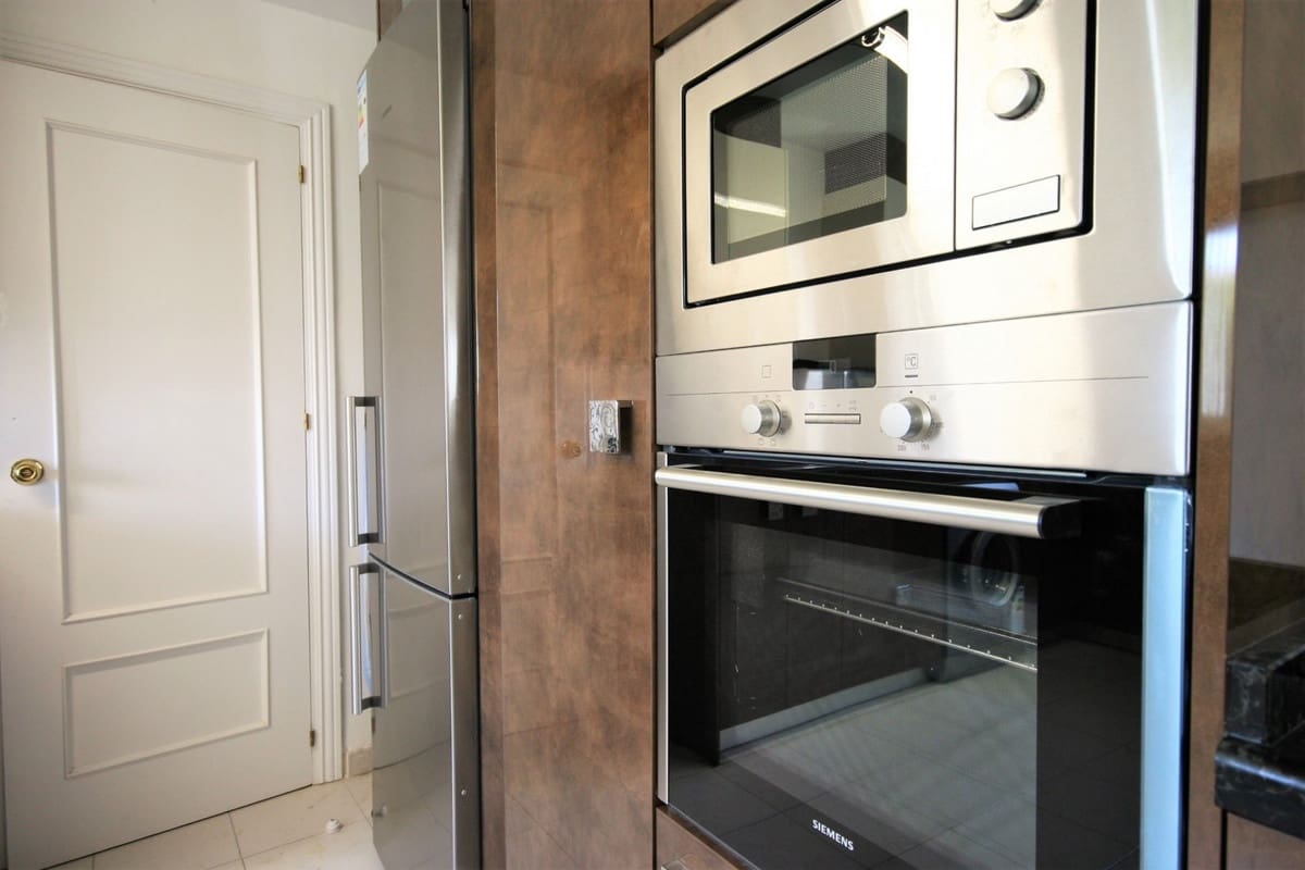 3 slaapkamer Penthouse te koop in Guadalmina met zwembad garage - € 720.000 (Ref: 9288486)