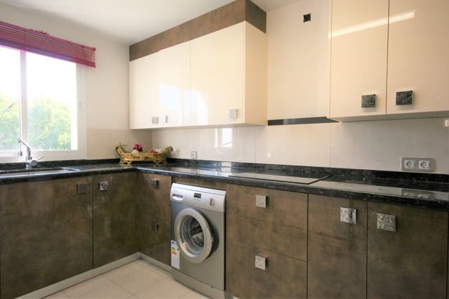 3 quarto Penthouse para venda em Guadalmina Alta, Marbella com piscina garagem - 720 000 € (Ref: 9288486)