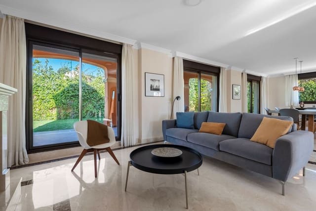 3 soveværelse Rækkehus til salg i Estepona med swimmingpool garage - € 756.412 (Ref: 9288487)