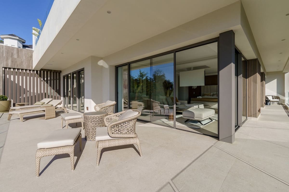 6 bedroom Villa for sale in La Zagaleta with pool garage - € 11,600,000 (Ref: 9298808)