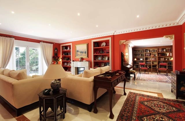 4 bedroom Villa for sale in Estepona with pool garage - € 1,550,000 (Ref: 9298809)