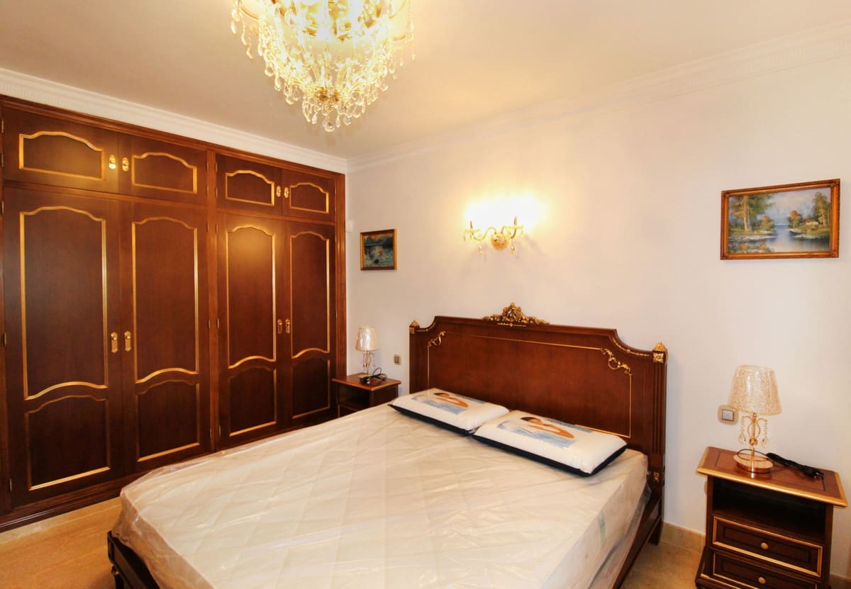 8 bedroom Villa for sale in Guadalmina with pool garage - € 6,000,000 (Ref: 9298810)