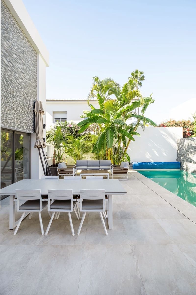 5 bedroom Villa for sale in Golden Mile with pool garage - € 2,550,000 (Ref: 9298812)