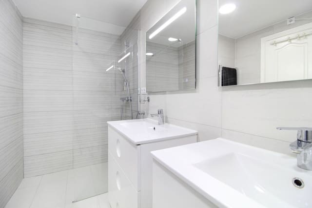 3 soverom Leilighet til salgs i El Paraiso, Estepona med svømmebasseng garasje - € 524 000 (Ref: 9301976)