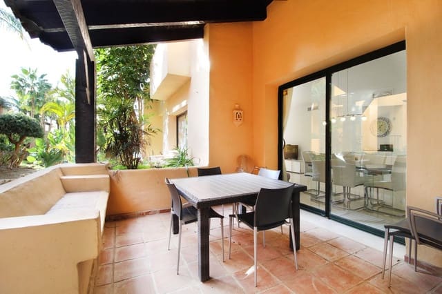 3 Zimmer Apartment zu verkaufen in El Paraiso, Estepona mit Pool Garage - 524.000 € (Ref: 9301976)