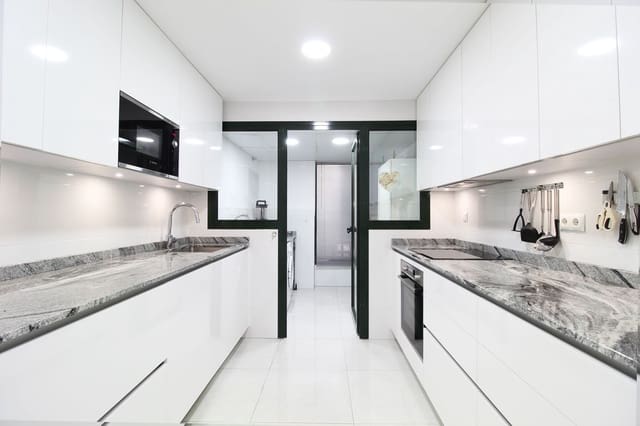 3 sovrum Lägenhet till salu i El Paraiso, Estepona med pool garage - 524 000 € (Ref: 9301976)