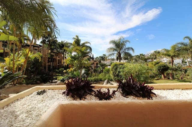 3 sovrum Lägenhet till salu i El Paraiso, Estepona med pool garage - 524 000 € (Ref: 9301976)