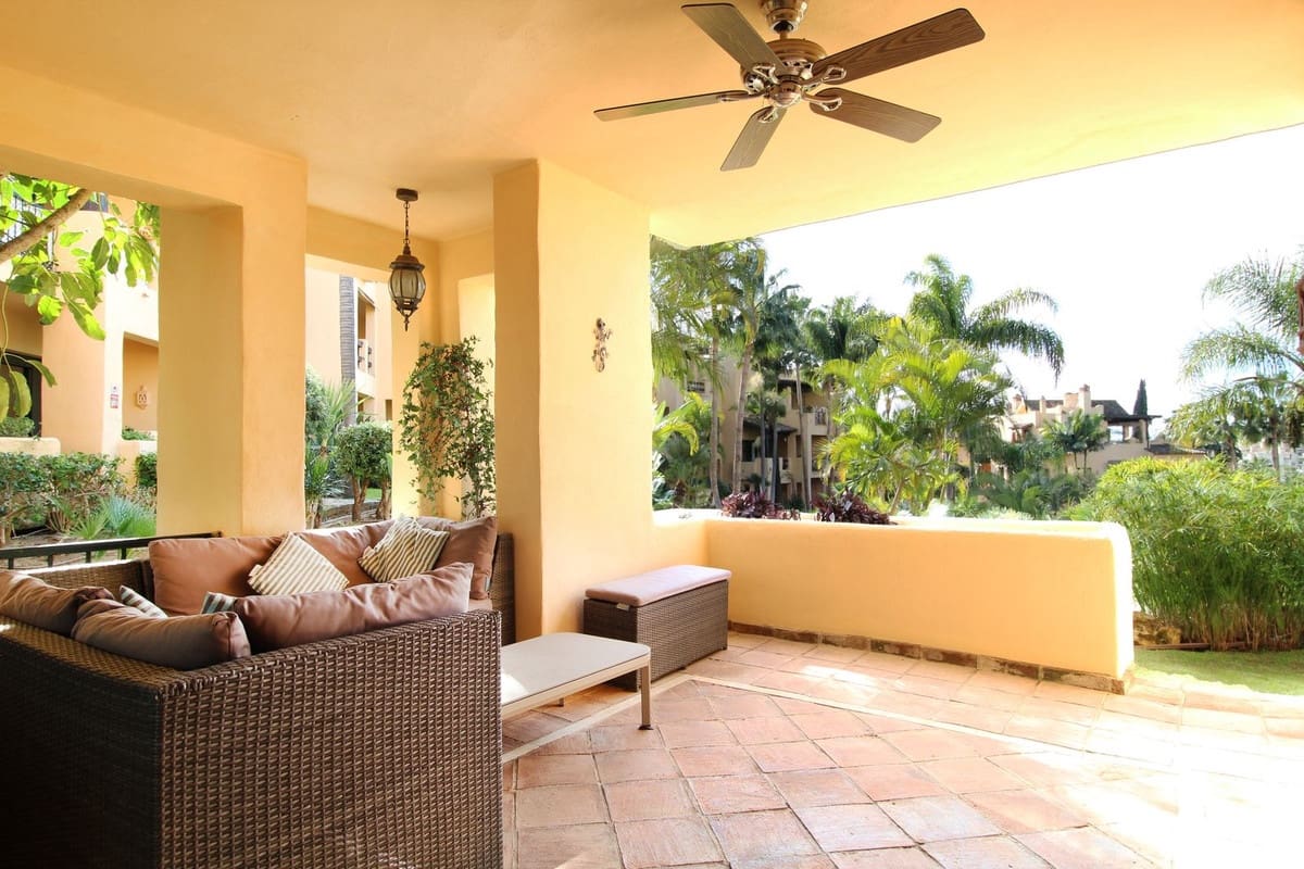 3 bedroom Apartment for sale in El Paraiso with pool garage - € 524,000 (Ref: 9301976)