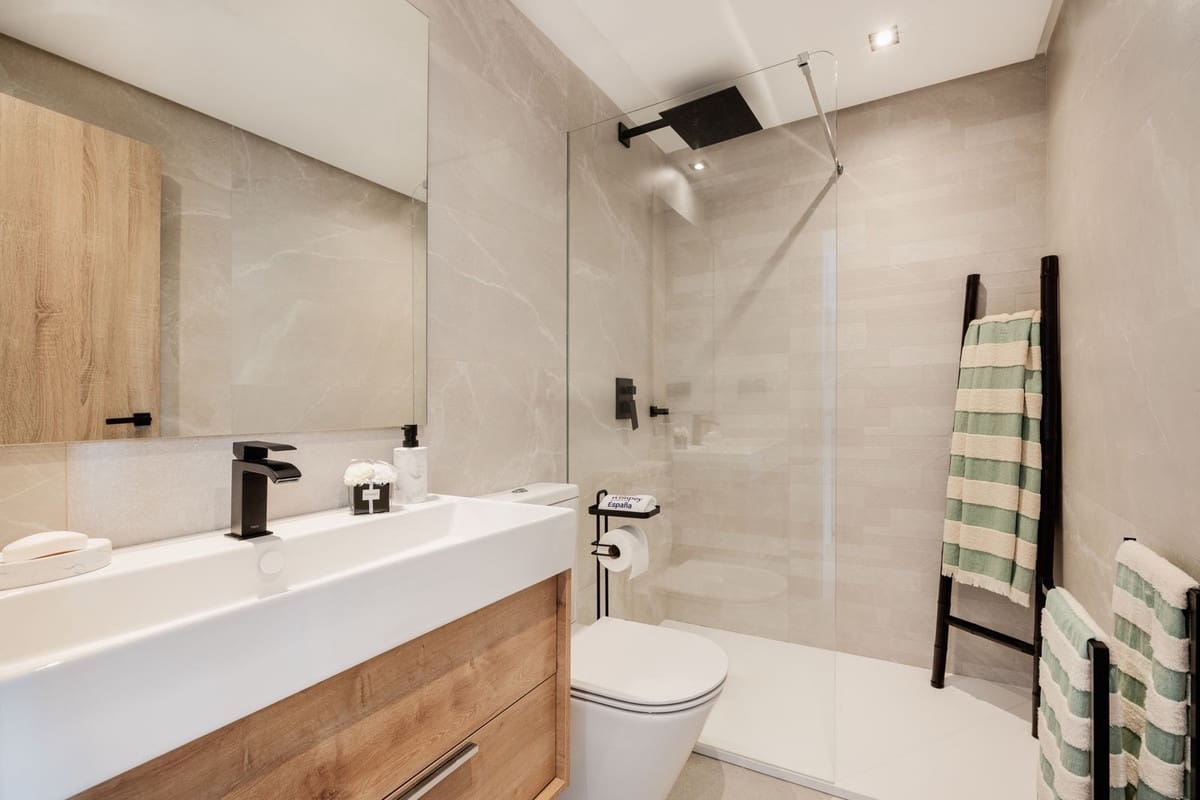 3 bedroom Townhouse for sale in Istan with pool garage - € 620,000 (Ref: 9311556)