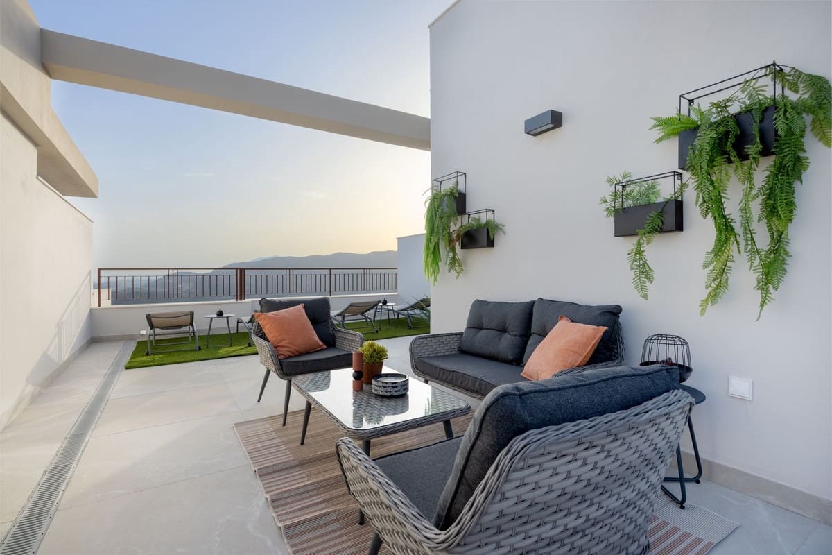 3 bedroom Townhouse for sale in Istan with pool garage - € 620,000 (Ref: 9311556)