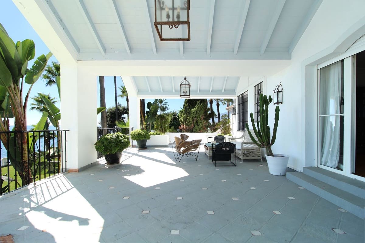 Chalet de 6 habitaciones en Guadalmina en venta con piscina garaje - 13.850.000 € (Ref: 9314644)