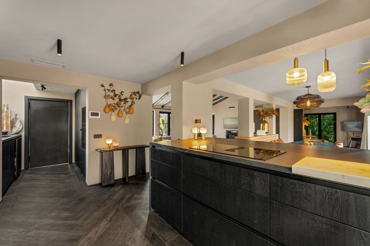 4 soveværelse Villa til salg i Guadalmina med swimmingpool garage - € 3.695.000 (Ref: 9337045)