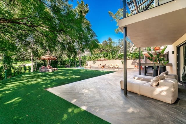 4 soveværelse Villa til salg i Guadalmina Alta, Marbella med swimmingpool garage - € 3.695.000 (Ref: 9337045)