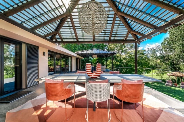 4 soveværelse Villa til salg i Guadalmina Alta, Marbella med swimmingpool garage - € 3.695.000 (Ref: 9337045)