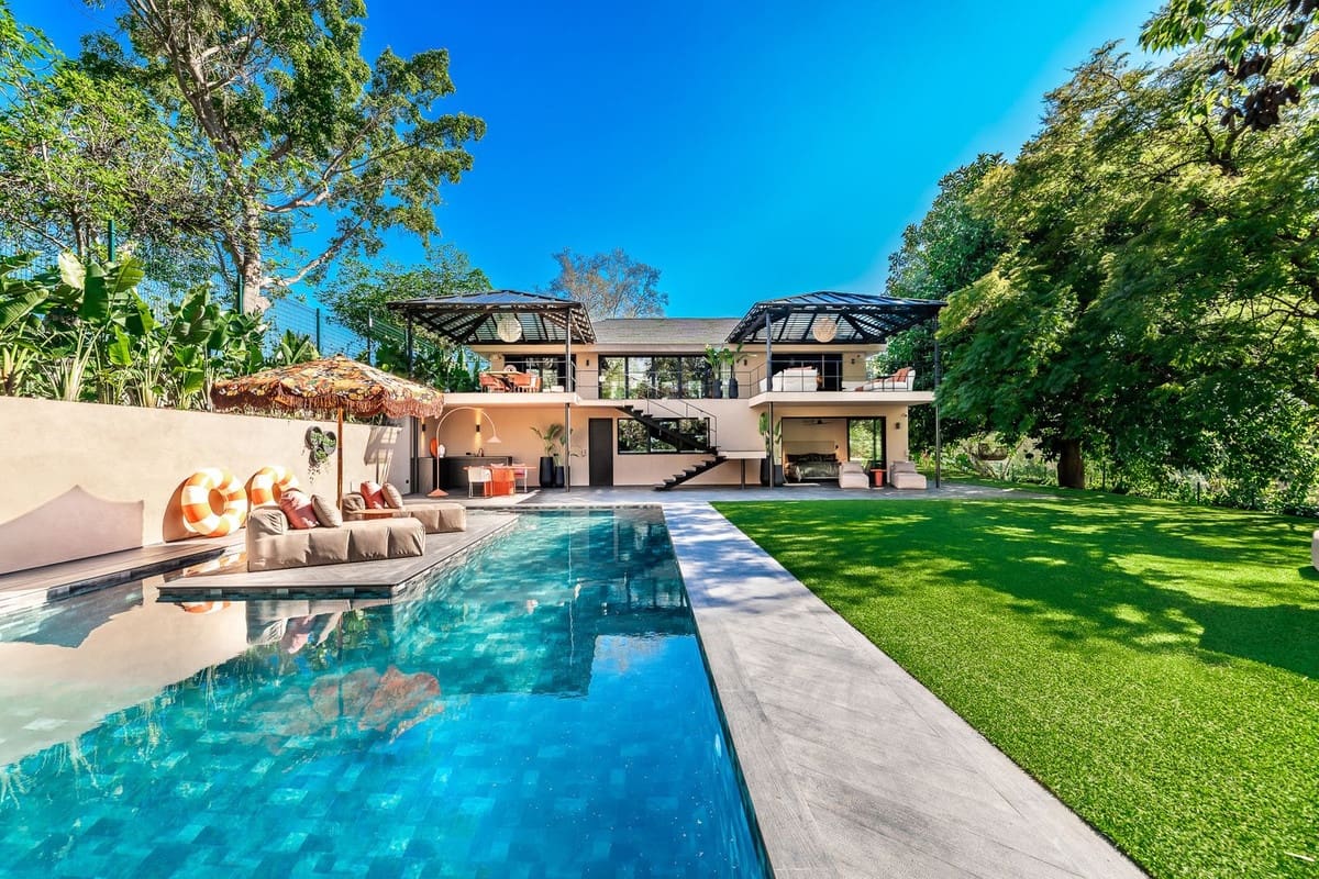 4 bedroom Villa for sale in Guadalmina with pool garage - € 3,695,000 (Ref: 9337045)