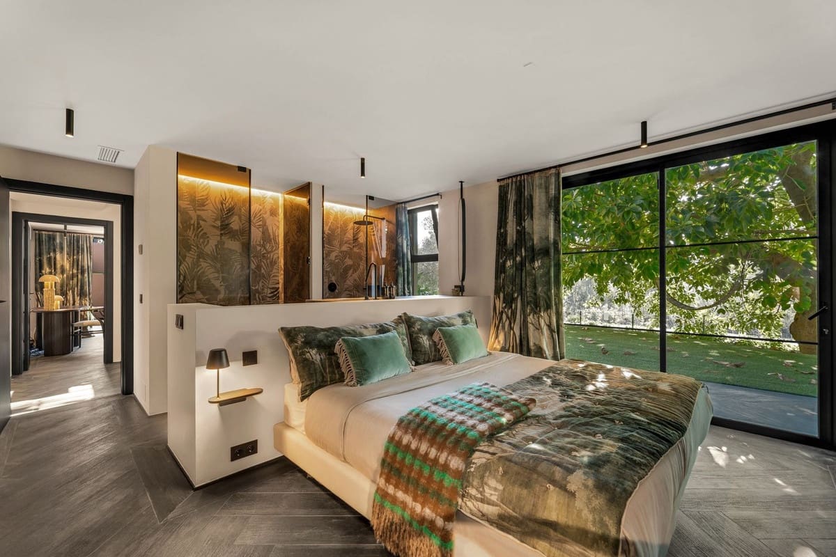 4 bedroom Villa for sale in Guadalmina with pool garage - € 3,695,000 (Ref: 9337045)