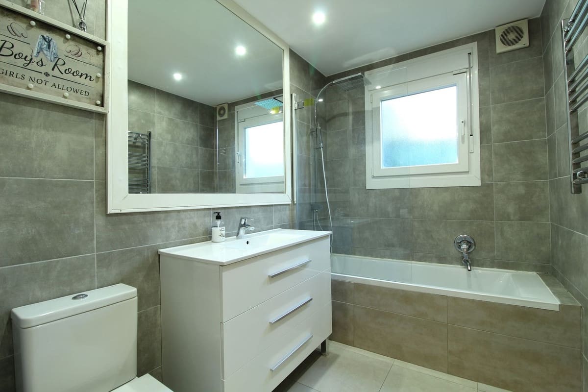 3 quarto Moradia para venda em Estepona com piscina garagem - 1 645 000 € (Ref: 9438820)