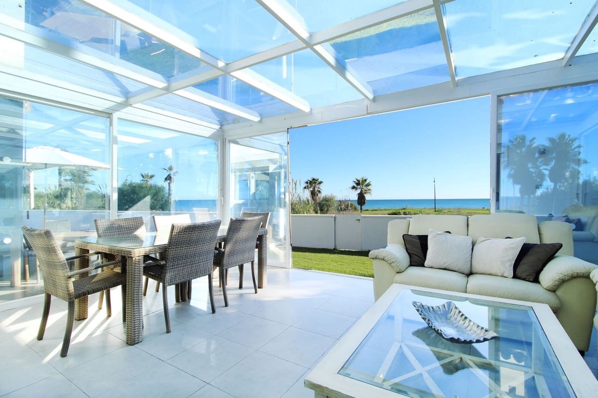 3 quarto Moradia para venda em Estepona com piscina garagem - 1 645 000 € (Ref: 9438820)