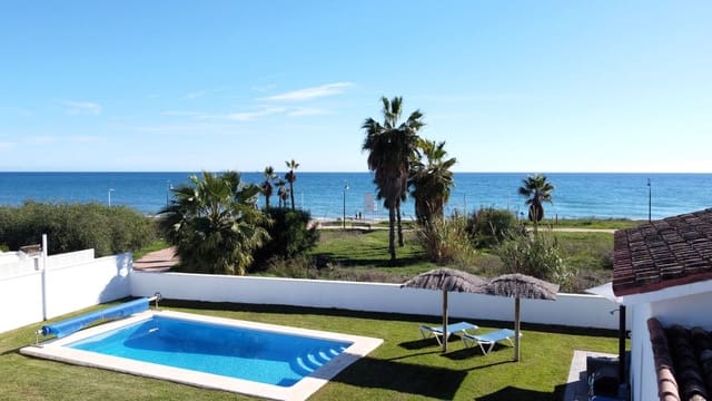 3 soveværelse Villa til salg i Estepona med swimmingpool garage - € 1.550.000 (Ref: 9438820)