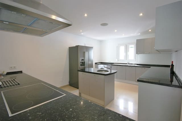 4 sypialnia Willa na kwatery wakacyjne w Guadalmina Alta, Marbella z basenem garażem - 2 000 € (Ref: 9473310)