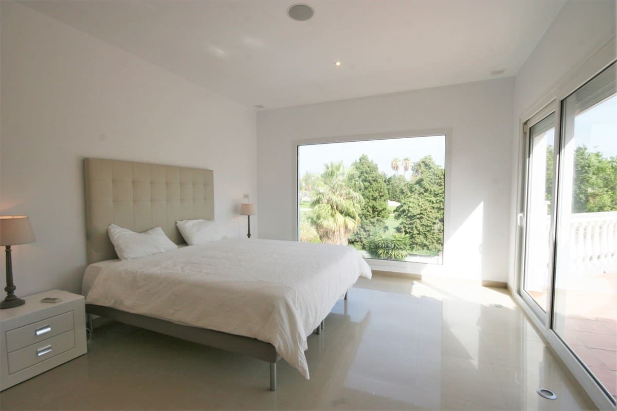 4 sypialnia Willa na kwatery wakacyjne w Guadalmina z basenem garażem - 2 000 € (Ref: 9473310)