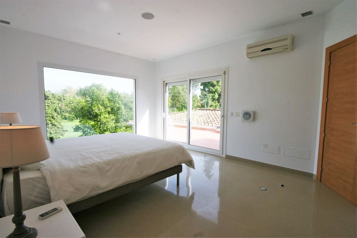 4 sypialnia Willa na kwatery wakacyjne w Guadalmina z basenem garażem - 2 000 € (Ref: 9473310)