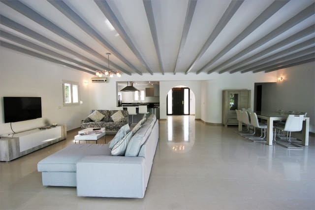 4 sypialnia Willa na kwatery wakacyjne w Guadalmina Alta, Marbella z basenem garażem - 2 000 € (Ref: 9473310)