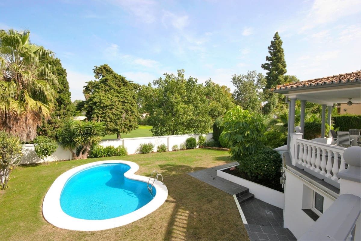 4 sypialnia Willa na kwatery wakacyjne w Guadalmina z basenem garażem - 2 000 € (Ref: 9473310)