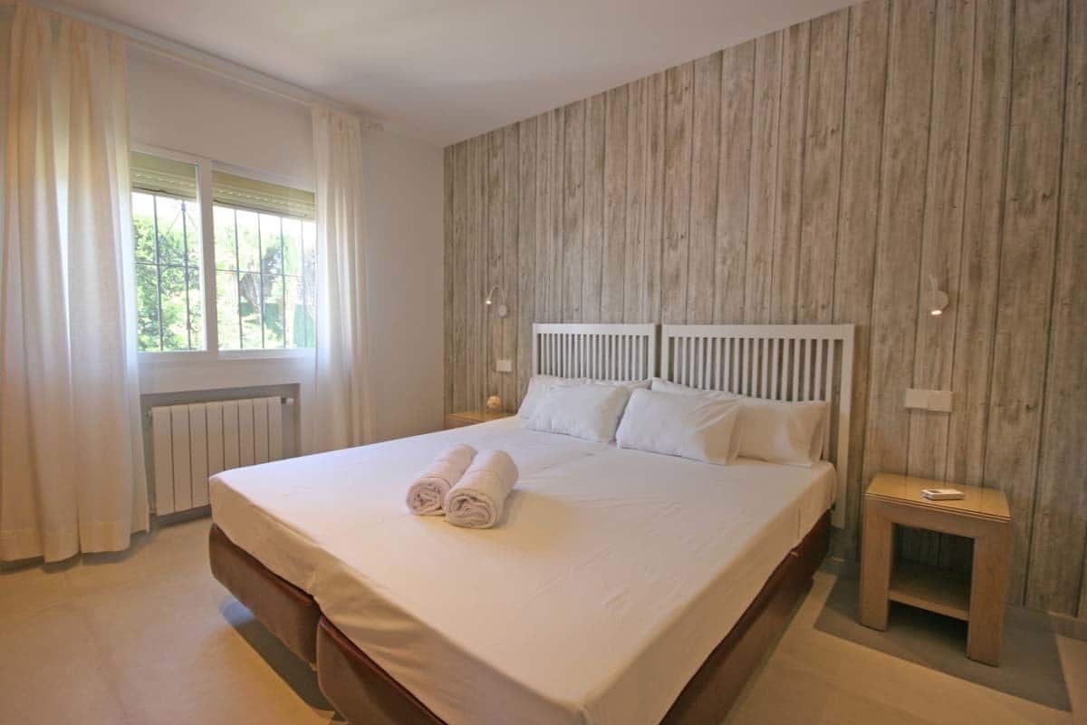 4 bedroom Villa for holiday rental in San Pedro de Alcantara with pool garage - € 3,500 (Ref: 9473417)