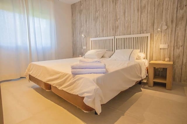 4 soverom Villa til salgs i San Pedro de Alcantara, Marbella med svømmebasseng garasje - € 3 500 (Ref: 9473417)