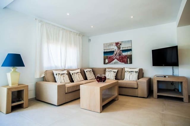 4 slaapkamer Villa voor vakantieverhuur in San Pedro de Alcantara, Marbella met zwembad garage - € 3.500 (Ref: 9473417)
