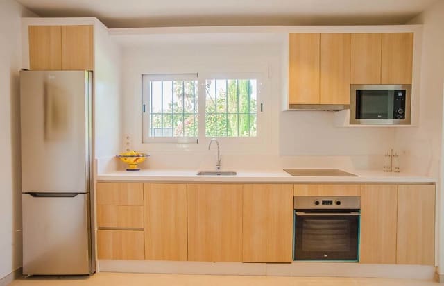 4 makuuhuone Huvila lomavuokrausta paikassa San Pedro de Alcantara, Marbella mukana uima-altaan 
autotalli - 3 500 € (Ref: 9473417)