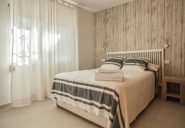 4 makuuhuone Huvila lomavuokrausta paikassa San Pedro de Alcantara, Marbella mukana uima-altaan 
autotalli - 3 500 € (Ref: 9473417)