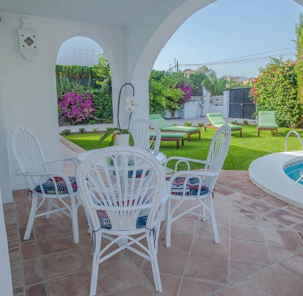   4 soveværelse   ferieVilla i San Pedro de Alcantara   med   swimmingpool  garage  - € 3.500 (Ref: 9473417)