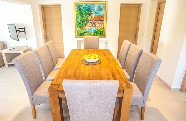 4 makuuhuone Huvila lomavuokrausta paikassa San Pedro de Alcantara, Marbella mukana uima-altaan 
autotalli - 3 500 € (Ref: 9473417)