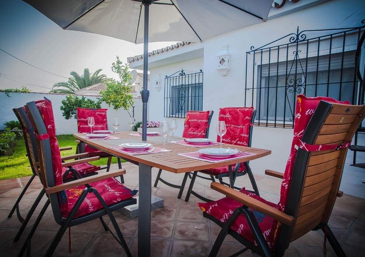   4 soveværelse   ferieVilla i San Pedro de Alcantara   med   swimmingpool  garage  - € 3.500 (Ref: 9473417)