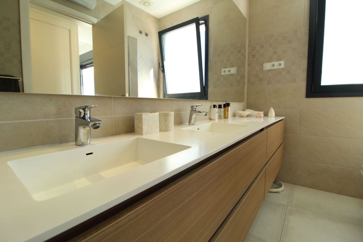 3 Zimmer Penthouse zu verkaufen in Atalaya-Isdabe mit Pool Garage - 998.500 € (Ref: 9474467)