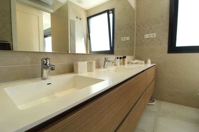 3 slaapkamer Penthouse te koop in Atalaya-Isdabe, Estepona met zwembad garage - € 998.500 (Ref: 9474467)