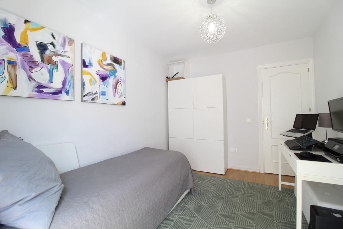 3 bedroom Townhouse for sale in New Golden Mile with pool garage - € 399,000 (Ref: 9487150)