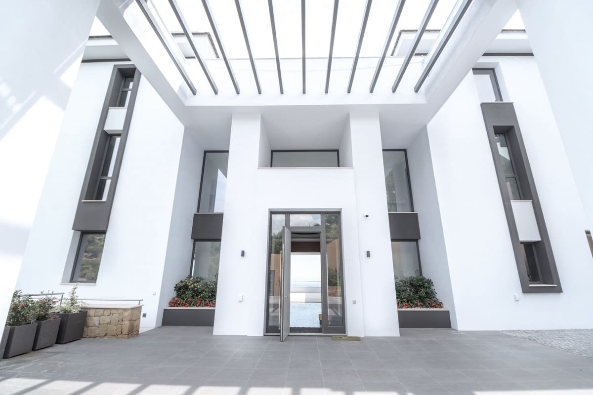 12 soverom Villa til salgs i Benahavis med svømmebasseng garasje - € 12 700 000 (Ref: 9503082)