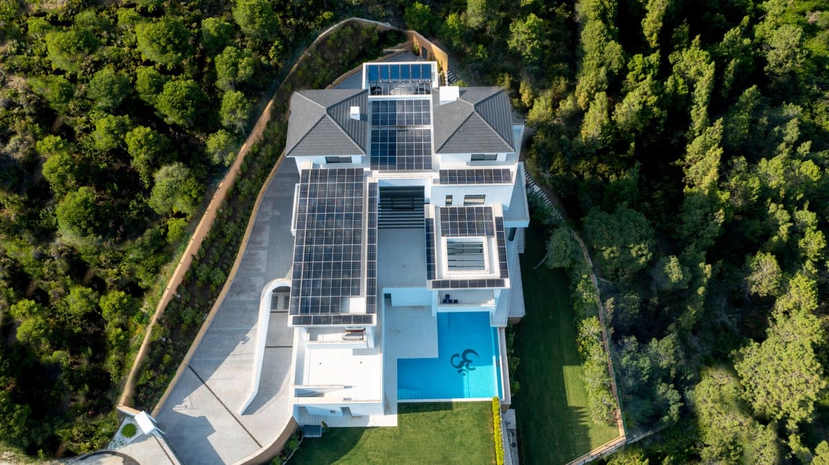 12 soverom Villa til salgs i Benahavis med svømmebasseng garasje - € 12 700 000 (Ref: 9503082)