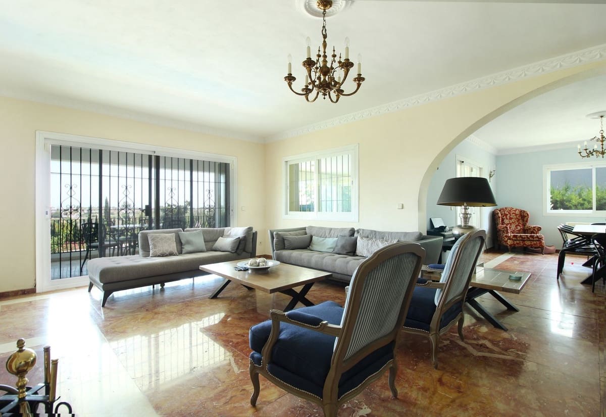 5 soverom Villa til salgs i Guadalmina med svømmebasseng garasje - € 1 695 000 (Ref: 9531981)