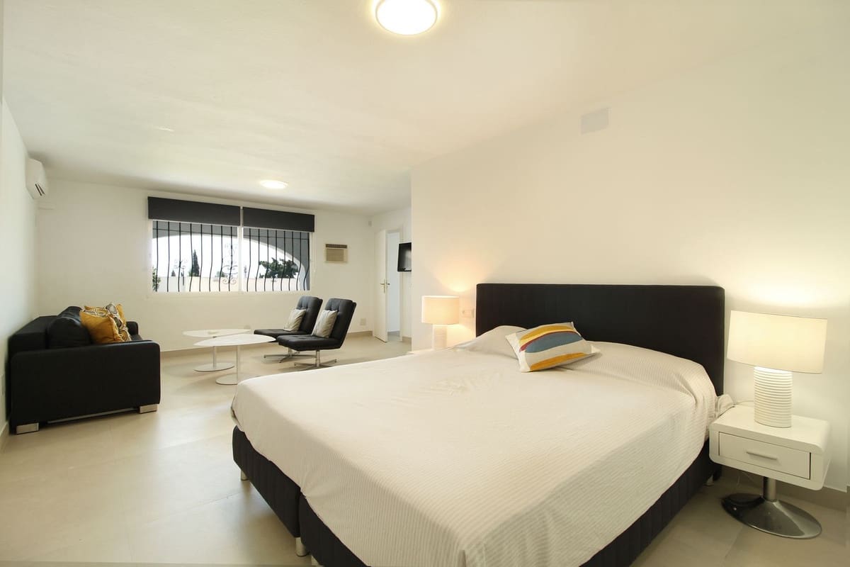 Chalet de 5 habitaciones en Guadalmina en venta con piscina garaje - 1.695.000 € (Ref: 9531981)